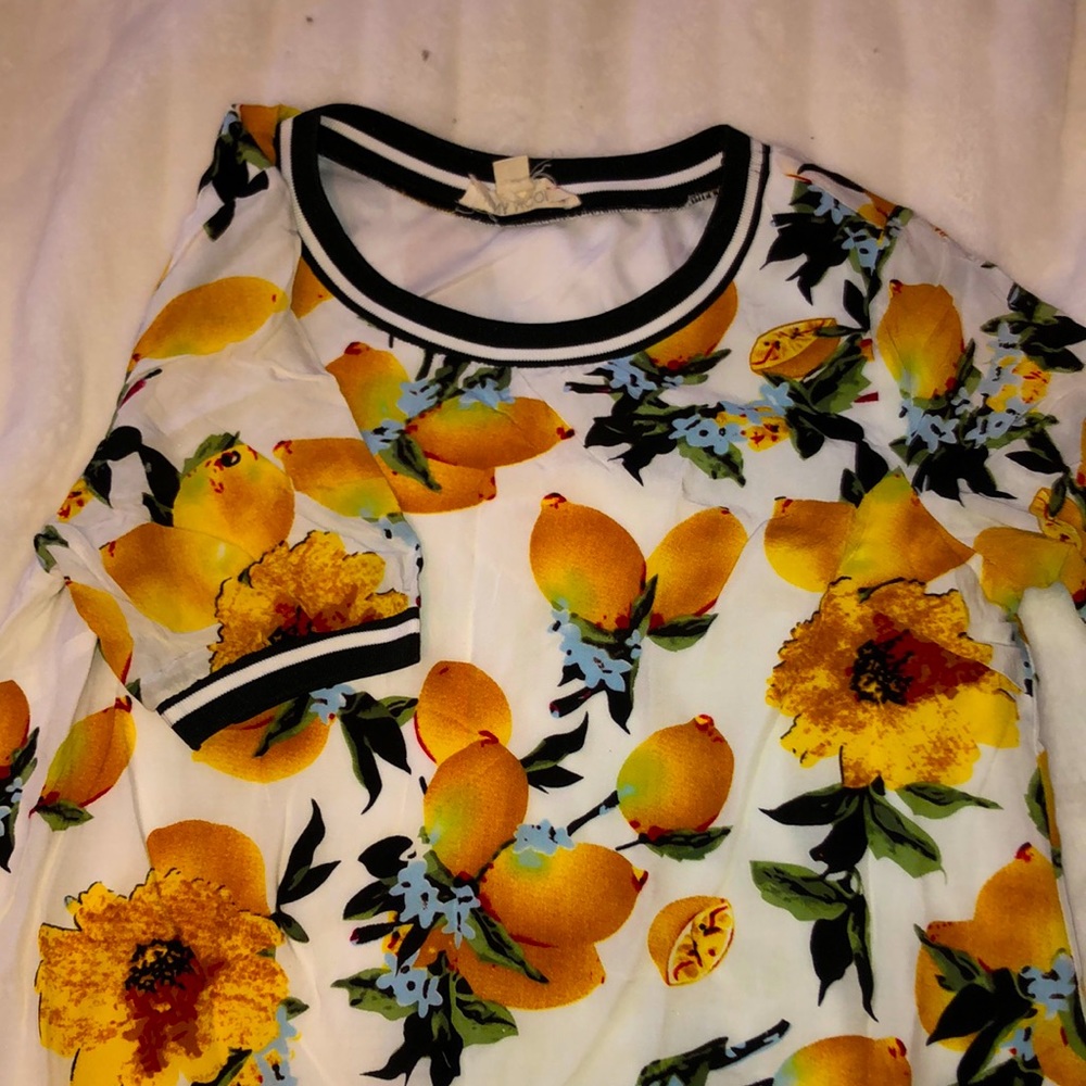 Sleeveless lemon design midi dress